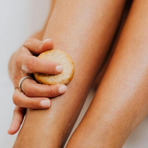 Jak wybrać właściwy balsam do suchej skóry? Sprawdź!