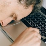 Wypalenie zawodowe objawy: jak je rozpoznać i co robić